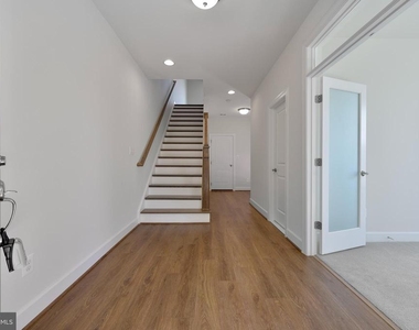 20686 Glenmont Terrace - Photo Thumbnail 22