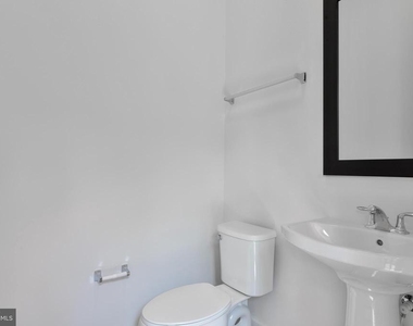 20686 Glenmont Terrace - Photo Thumbnail 11