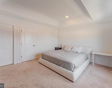 42506 Dogwood Glen Square - Photo Thumbnail 32