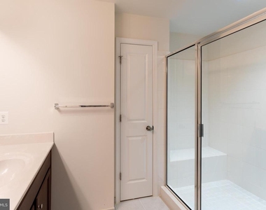 42506 Dogwood Glen Square - Photo Thumbnail 34