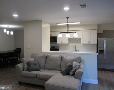 11252 Chestnut Grove Square - Photo Thumbnail 15