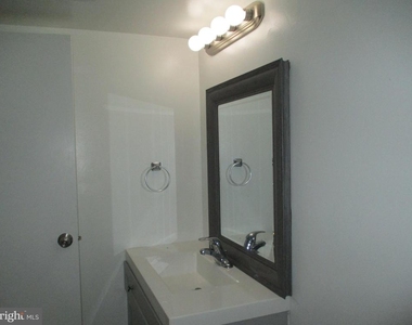 11252 Chestnut Grove Square - Photo Thumbnail 24