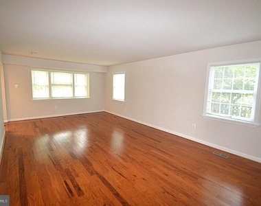 13145 Melville Lane - Photo Thumbnail 8
