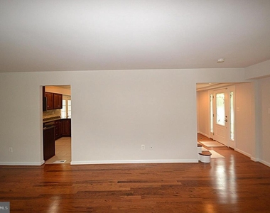 13145 Melville Lane - Photo Thumbnail 5