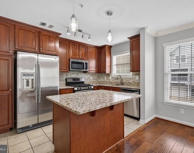 12825 Fair Briar Lane - Photo Thumbnail 10
