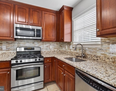 12825 Fair Briar Lane - Photo Thumbnail 11
