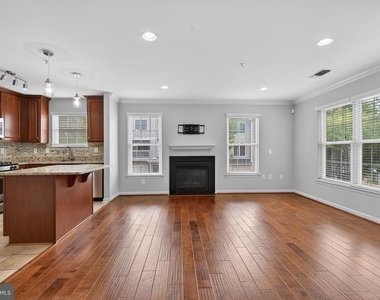 12825 Fair Briar Lane - Photo Thumbnail 9