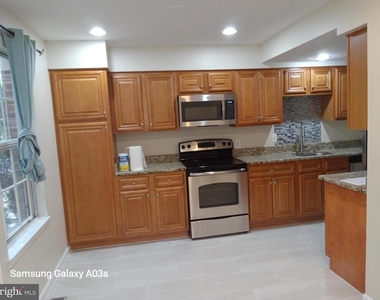 6398 Shaundale Drive - Photo Thumbnail 3