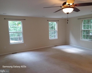 6398 Shaundale Drive - Photo Thumbnail 8