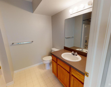 2785 S Knightsbridge Circle - Photo Thumbnail 11