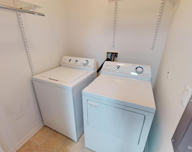 2785 S Knightsbridge Circle - Photo Thumbnail 3
