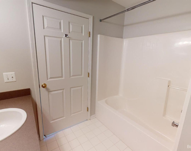 2785 S Knightsbridge Circle - Photo Thumbnail 13