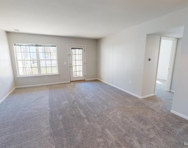 2785 S Knightsbridge Circle - Photo Thumbnail 4