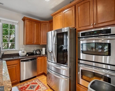 1309 Mclean Crest Court - Photo Thumbnail 12
