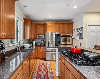 1309 Mclean Crest Court - Photo Thumbnail 10