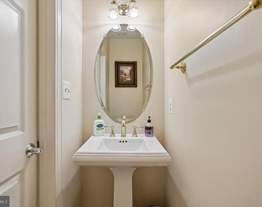 1309 Mclean Crest Court - Photo Thumbnail 9