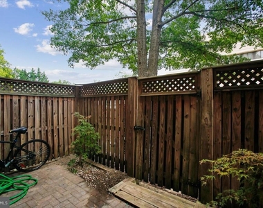 1309 Mclean Crest Court - Photo Thumbnail 47