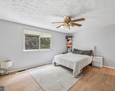 8179 Willowdale Court - Photo Thumbnail 11
