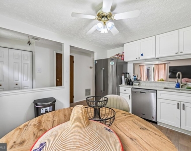 8179 Willowdale Court - Photo Thumbnail 4