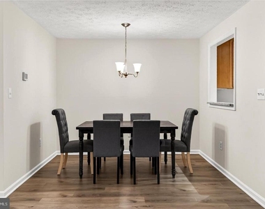 2251 Hunters Run Drive - Photo Thumbnail 16