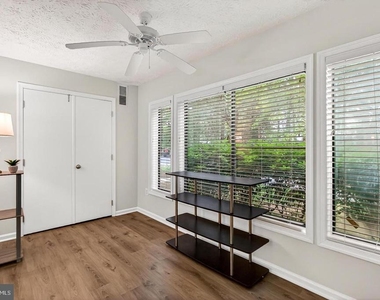 2251 Hunters Run Drive - Photo Thumbnail 15