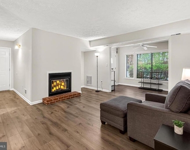 2251 Hunters Run Drive - Photo Thumbnail 9