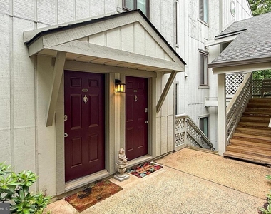 2251 Hunters Run Drive - Photo Thumbnail 4