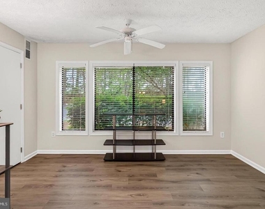 2251 Hunters Run Drive - Photo Thumbnail 13