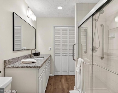 2251 Hunters Run Drive - Photo Thumbnail 28