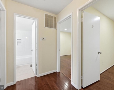 8811 Burbank Road - Photo Thumbnail 24