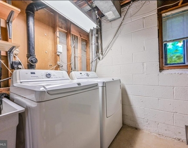 8811 Burbank Road - Photo Thumbnail 46