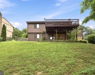8811 Burbank Road - Photo Thumbnail 47