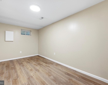 8811 Burbank Road - Photo Thumbnail 43