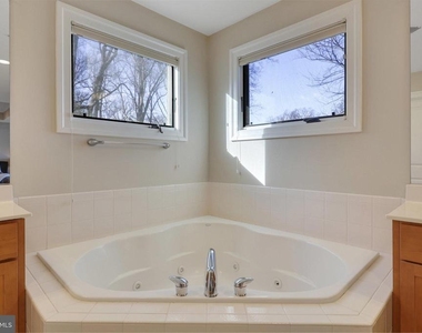 5922 Chesterbrook Road - Photo Thumbnail 50