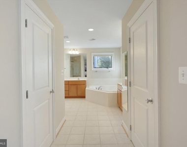 5922 Chesterbrook Road - Photo Thumbnail 47