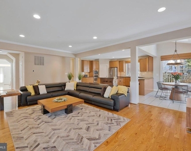 5922 Chesterbrook Road - Photo Thumbnail 24