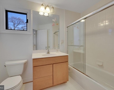 5922 Chesterbrook Road - Photo Thumbnail 58