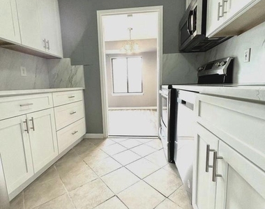 3101 S Manchester Street - Photo Thumbnail 4
