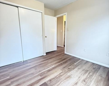 6128 Hoskins Hollow Circle - Photo Thumbnail 20