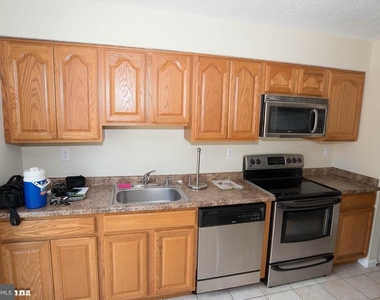 6128 Hoskins Hollow Circle - Photo Thumbnail 13