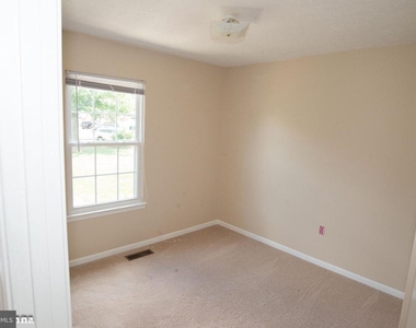 6128 Hoskins Hollow Circle - Photo Thumbnail 19