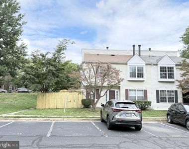 6128 Hoskins Hollow Circle - Photo Thumbnail 8