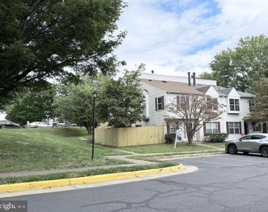 6128 Hoskins Hollow Circle - Photo Thumbnail 9