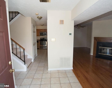 6128 Hoskins Hollow Circle - Photo Thumbnail 7
