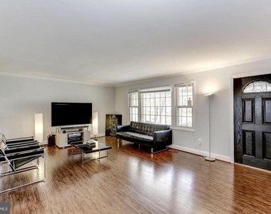 4311 Pergate Lane - Photo Thumbnail 7