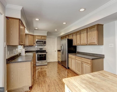 4311 Pergate Lane - Photo Thumbnail 15