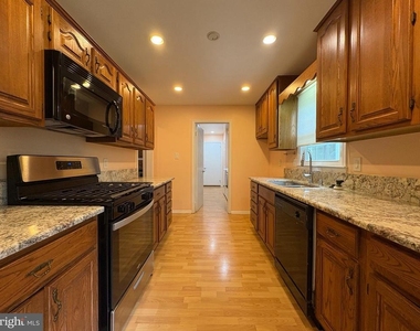 5301 New Church Court - Photo Thumbnail 11