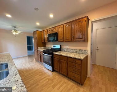 5301 New Church Court - Photo Thumbnail 12