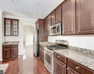 3795 Louise Avenue - Photo Thumbnail 8