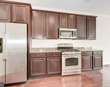 3795 Louise Avenue - Photo Thumbnail 6